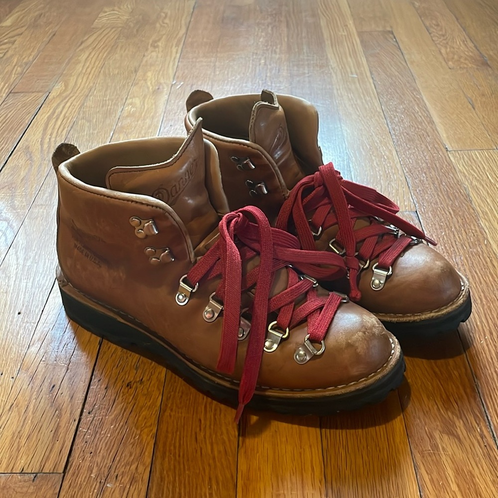Danner hiking boots/womens. US 9.5 / EUR 42